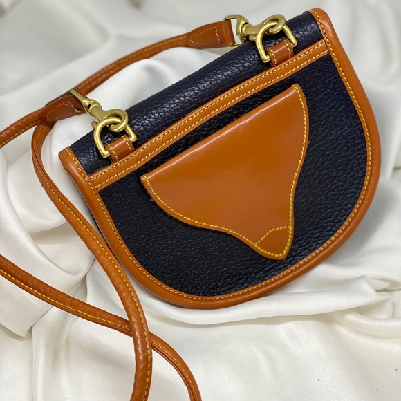 Vintage DOONEY & BOURKE Navy Blue Cavalry Body Bag - Picture 4 of 7